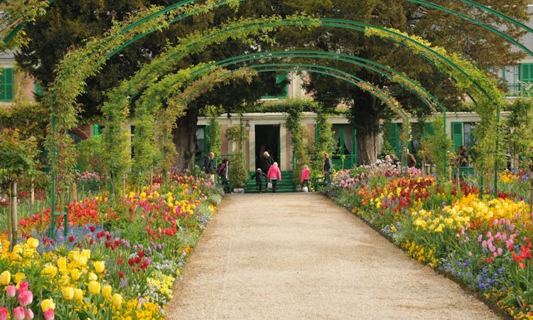 Giverny small group tour from Paris