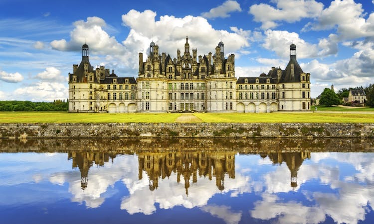 Day trip to Chambord, Chenonceau and Amboise from Paris with wine tasting