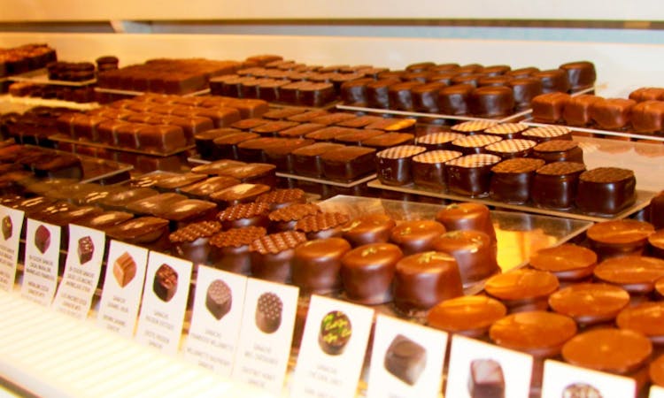 Guided tour of the finest chocolates in Paris