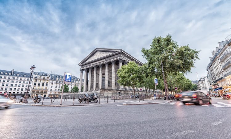 Guided tour of the finest chocolates in Paris