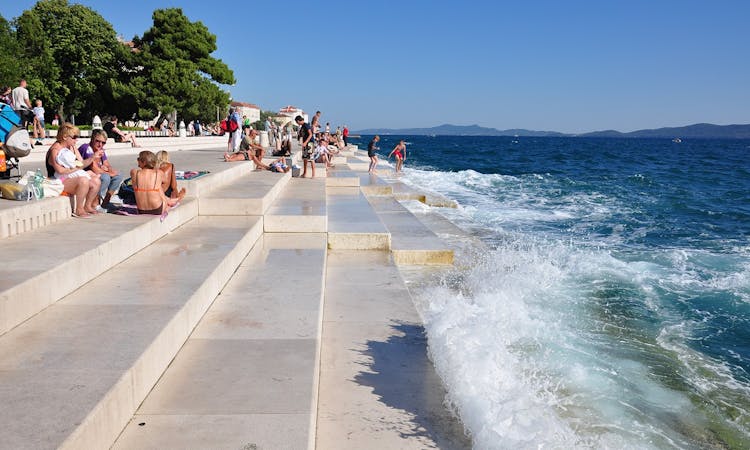 Zadar walking tour: Sea Organ and Roman Forum