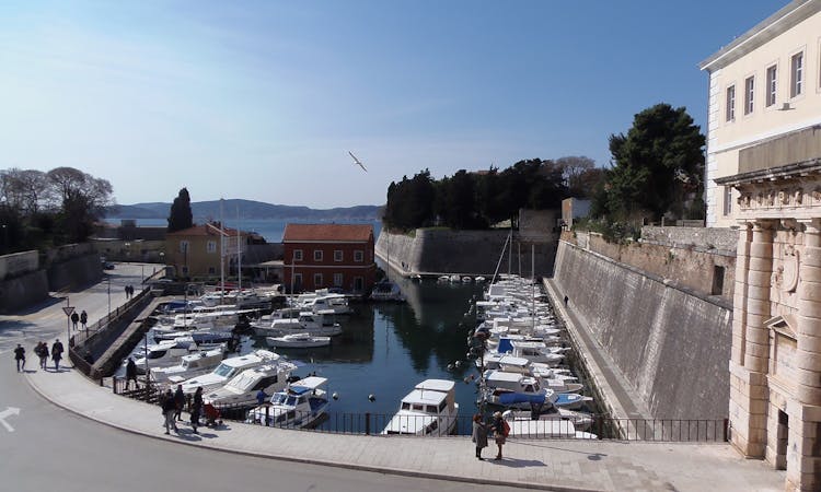 Zadar walking tour: Sea Organ and Roman Forum