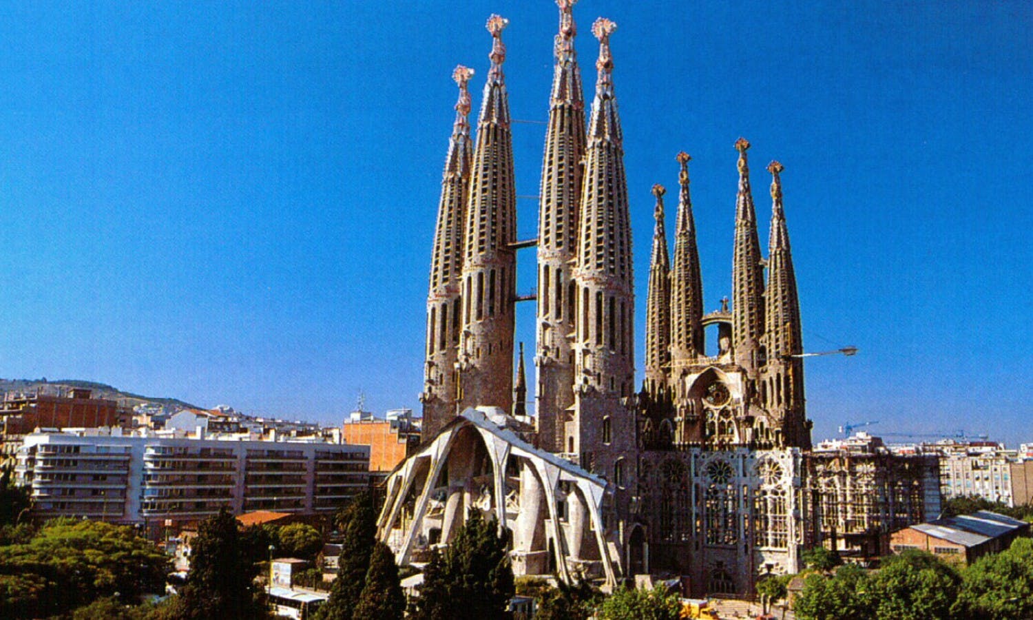 Guided tour of Park Güell and Sagrada Familia with early access-4