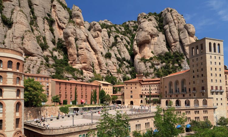 Guided tour of Montserrat Monastery with early access-0
