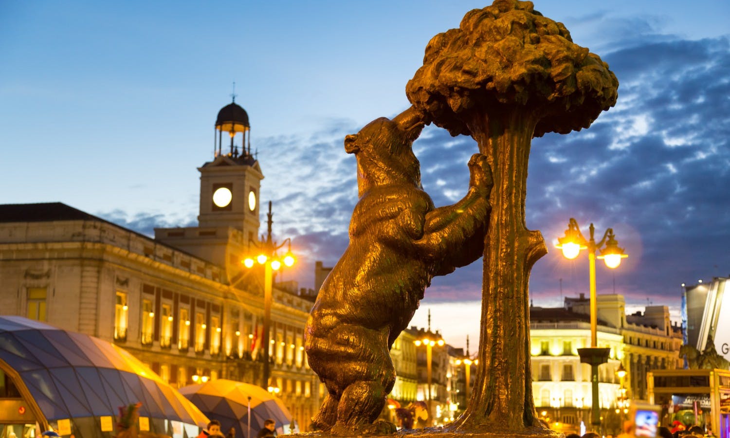 Statue of bear on Puerta del Sol Madrid.jpg