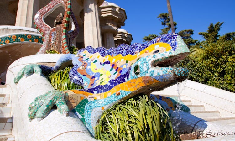 Park Güell and Sagrada Familia tickets and guided tour