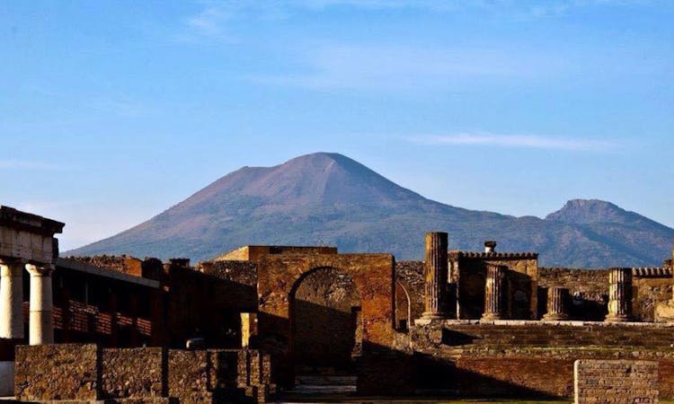 Pompeii skip-the-line 2-hour private guided tour-2