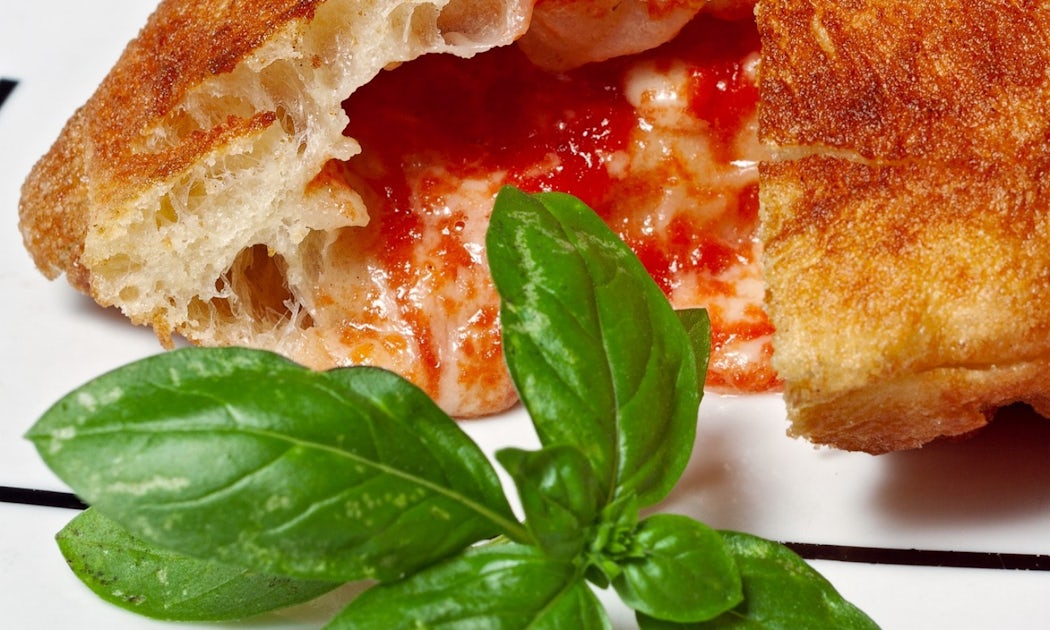 Best 4 for 'pizza fritta' in Naples musement