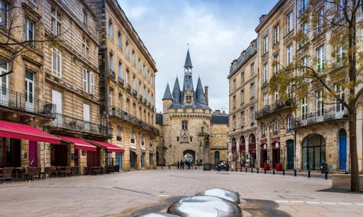 Walking guided tour of Bordeaux and wine tasting-3