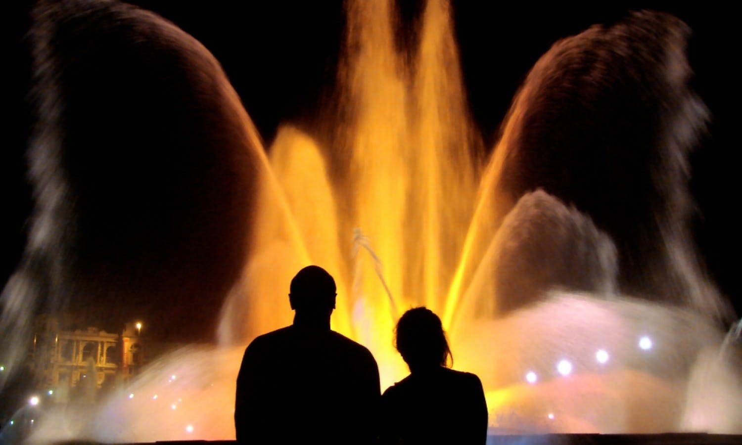 The magic fountain of Montjuïc night tour-3