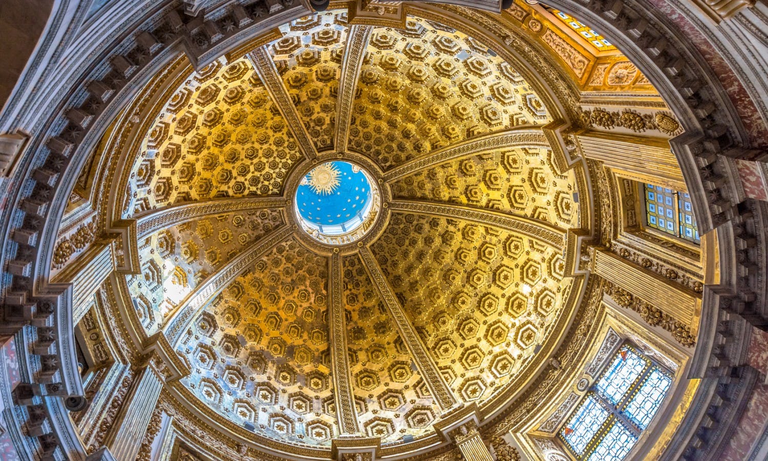 Santa Maria Assunta Cathedral dome in Siena_Fotolia.jpg