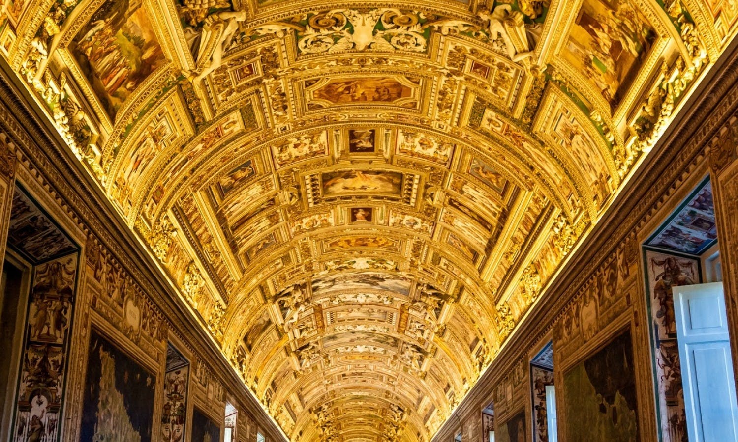 VIP Vatican tour with exclusive breakfast experience and Vatican Museums