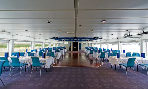 London: Afternoon tea cruise on Thames-3