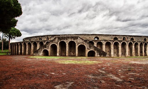 Unesco jewels: Pompeii and Naples tour