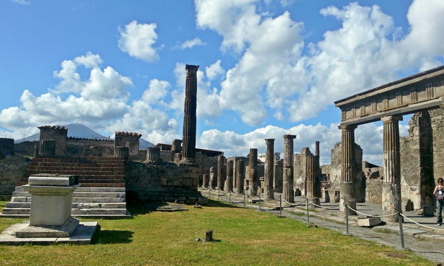 Unesco jewels: Pompeii and Naples
