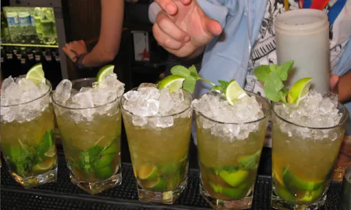 Day cruise party with lunch-3