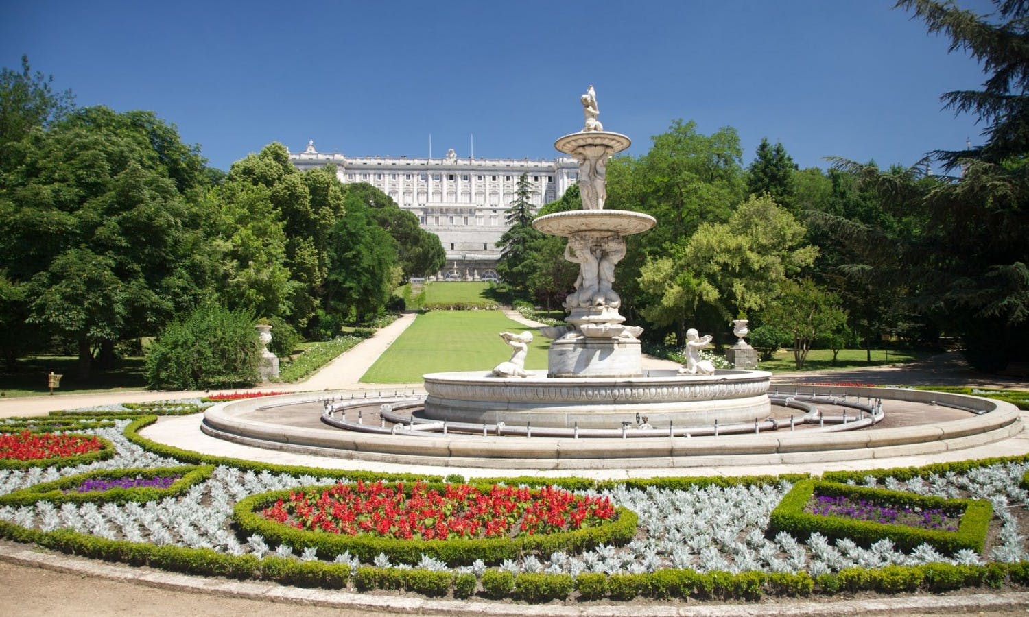 Royal Palace of Madrid skip-the-lines-tickets and guided visit-0
