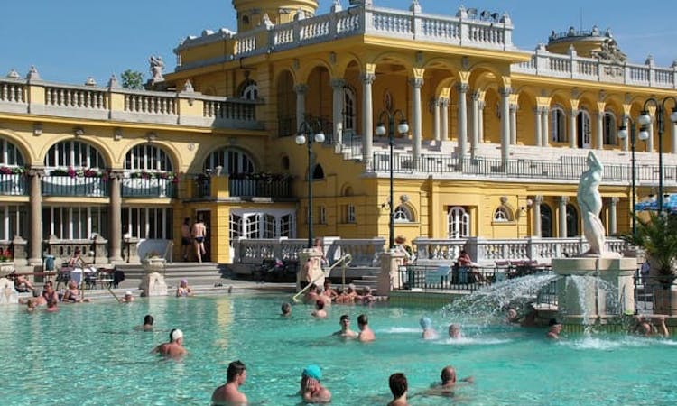 Budapest dinner cruise and Széchenyi thermal baths combo tour