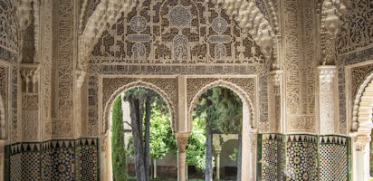 alhambra and generalife skip the line tickets and official guided