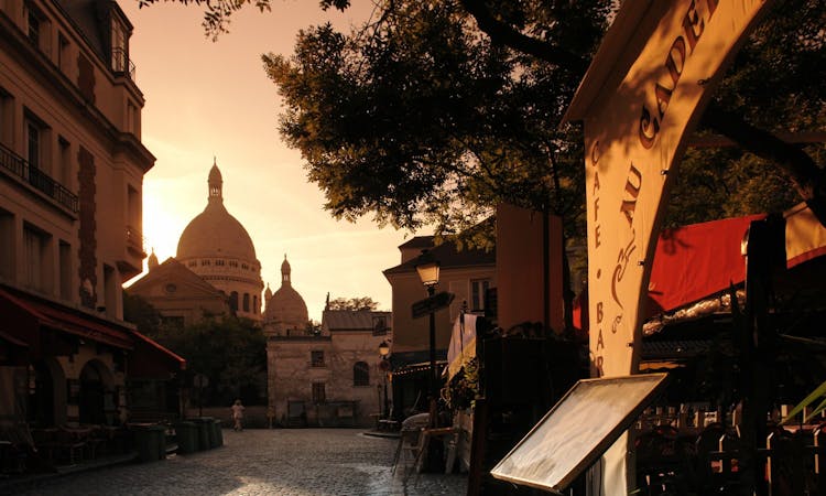 Montmartre 2-hour private walking tour