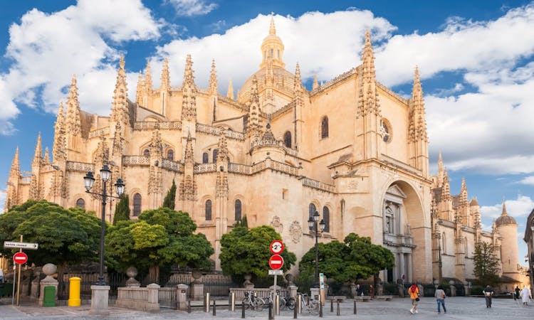 Toledo and Segovia guided tour from Madrid
