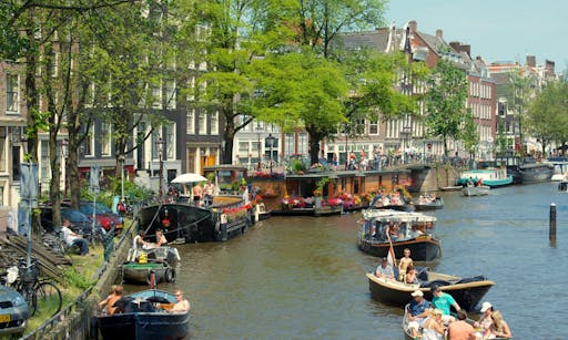 Amsterdam Jordaan walking tour water 2.jpg