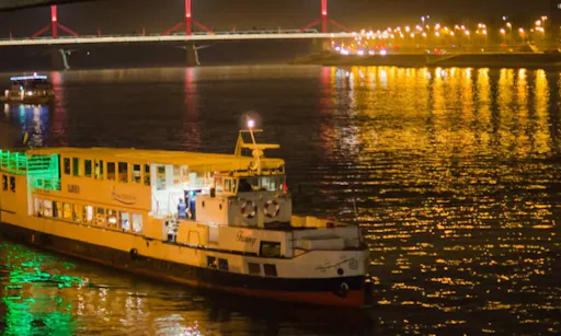 Budapest New Year Cruise with dinner and music 5.jpeg