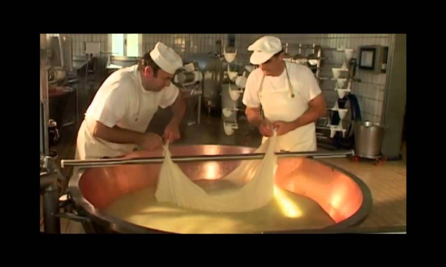 Parmigiano Reggiano cheese tasting tour in Parma-2