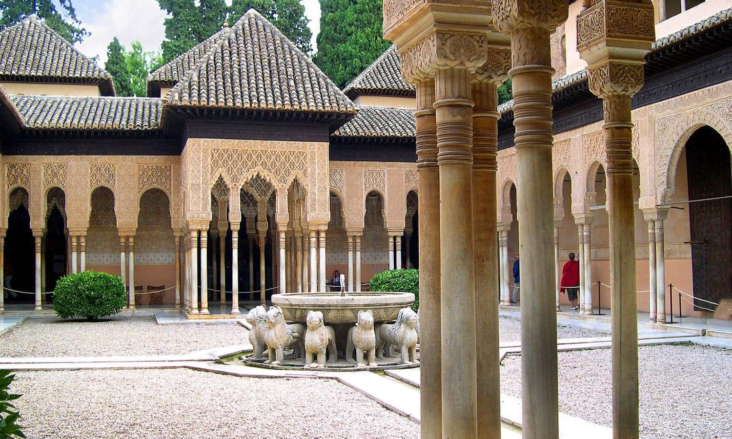 Alhambra and Generalife morning guided tour-1