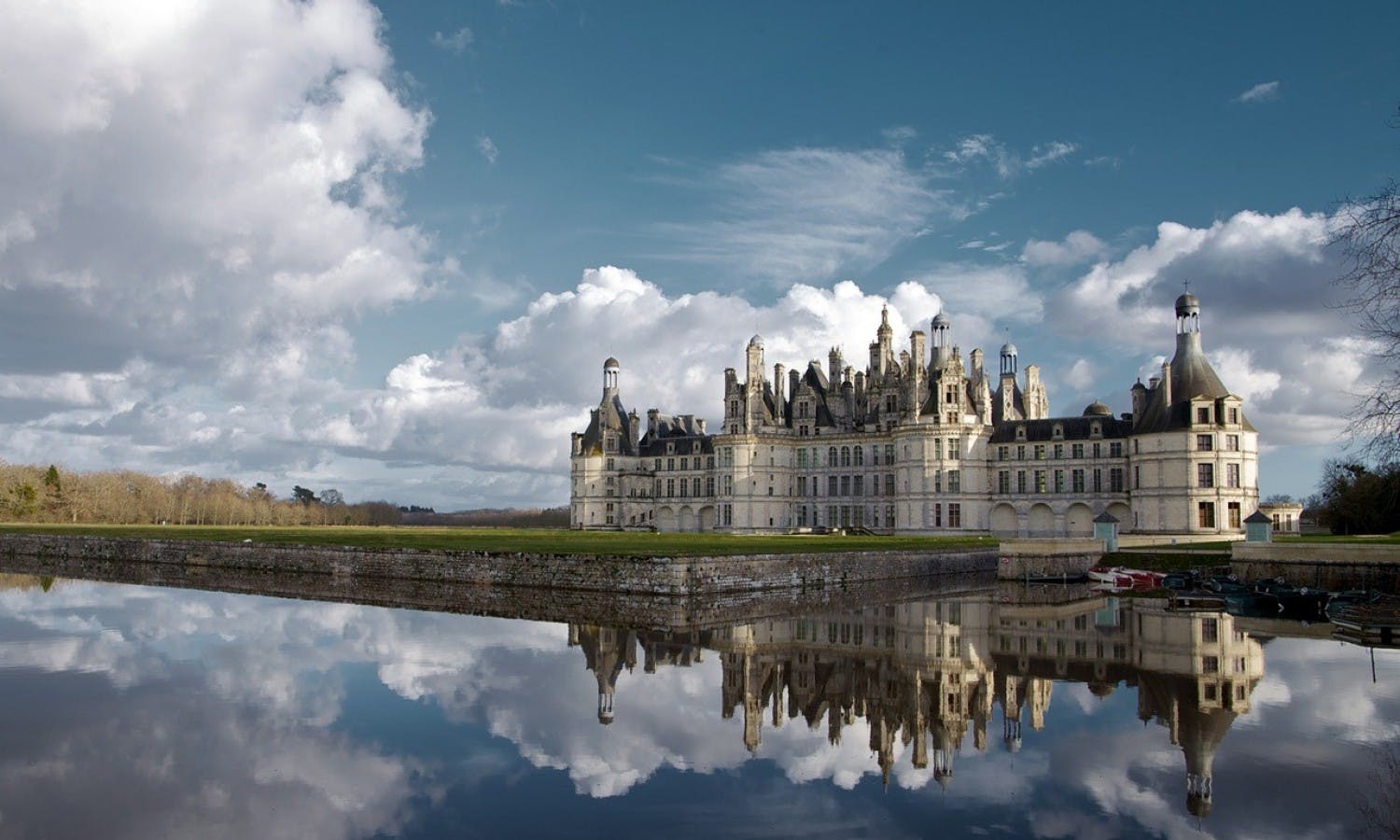 Full-day tour in Chambord and Chenonceau-0