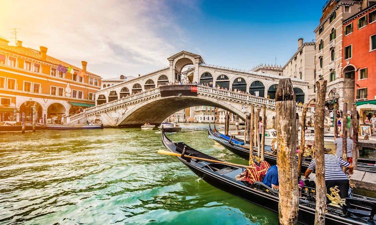 30-minute private gondola ride in Venice