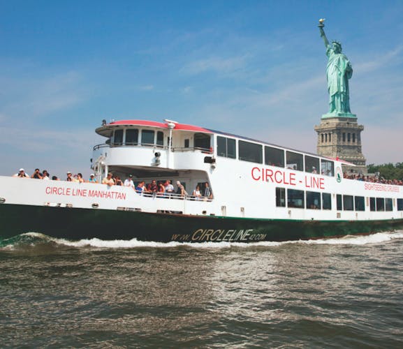 New York City landmarks sightseeing cruise with tour guide