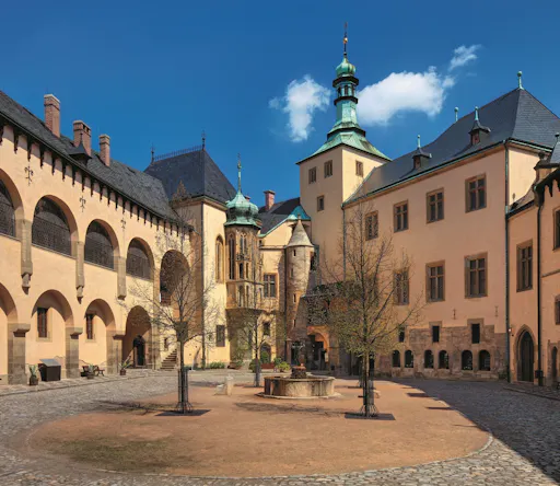 Half Day Tour to Kutná Hora-2