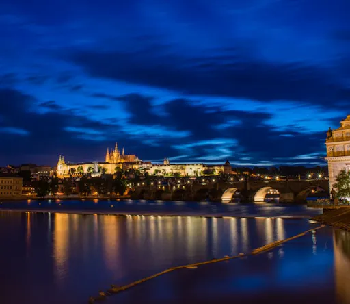 Prague dinner cruise with music-5