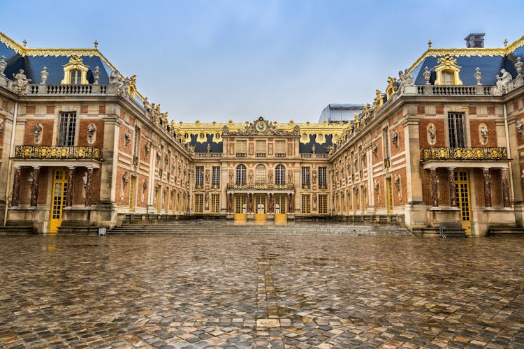 Versailles Palace and Gardens tour with Chef Ducasse Lunch