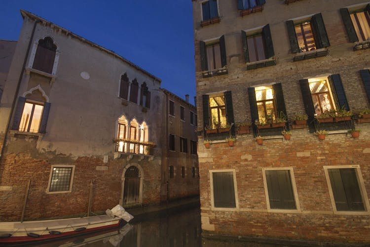 Mystery tour in Venice: legends and ghosts of Cannaregio district