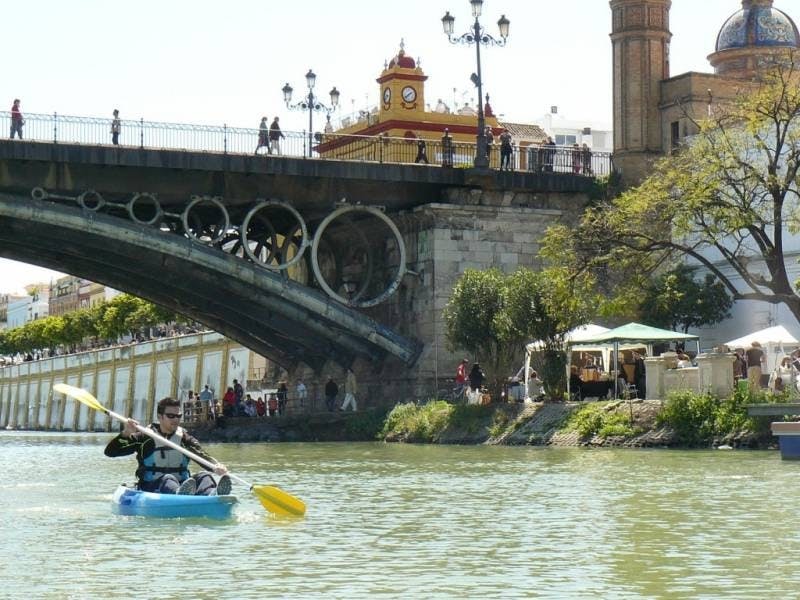 Seville kayaking tour on the Guadalquivir river-1