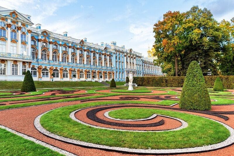 Tour of imperial recidences Catherine Palace and Peterhof Gardens-0