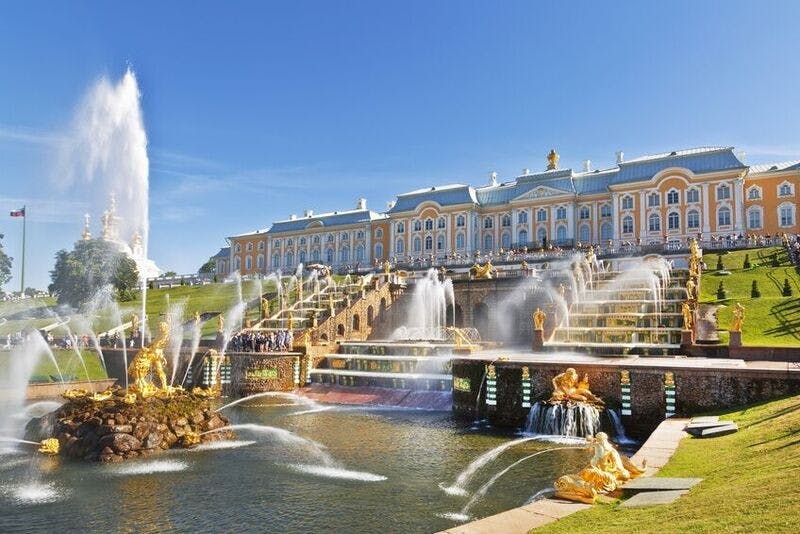 Tour of imperial recidences Catherine Palace and Peterhof Gardens-2