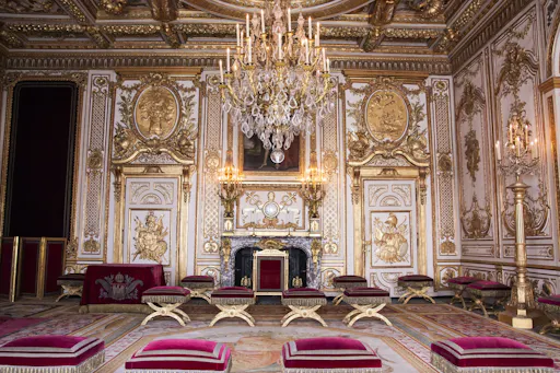 Interni del castello di Fontainebleau.jpg