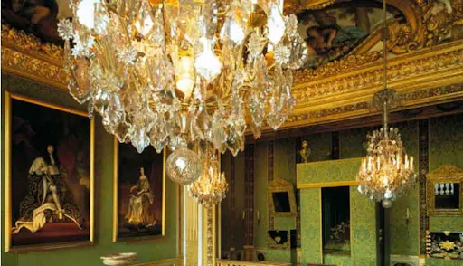 fvn-04-vaux-vicomte-bedroom.jpg