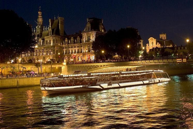 Romantic dinner on the Seine river
