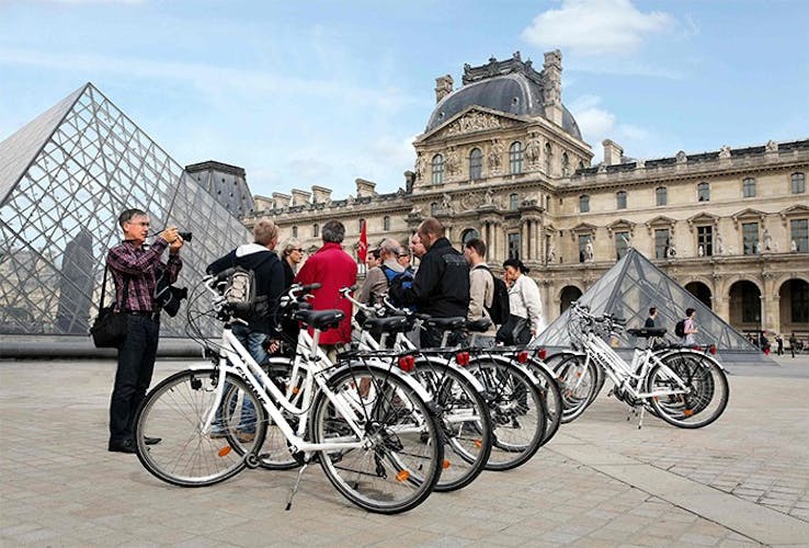 Historic and contemporary Paris bike tour