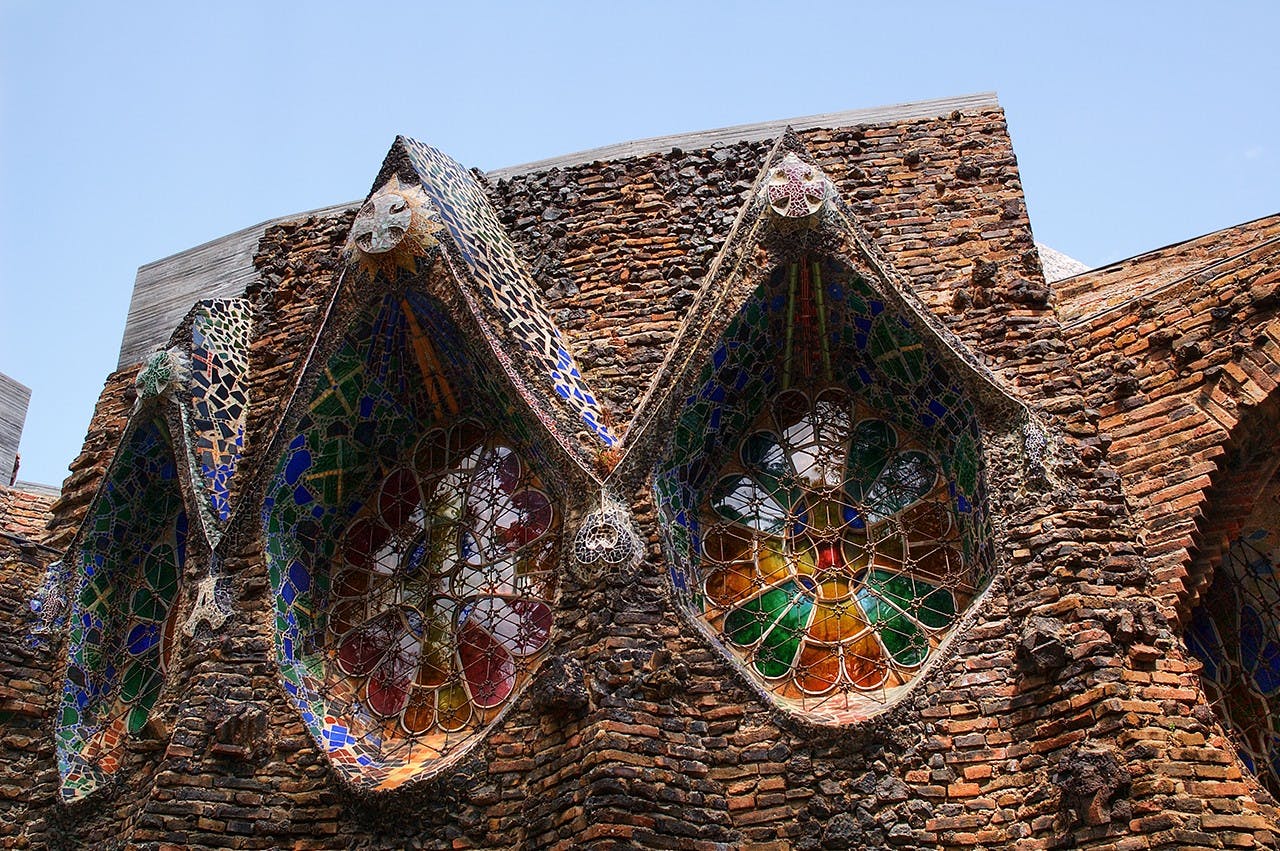 Gaudi Crypt Colonia Guell 2.jpg