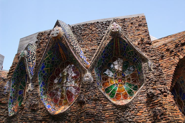 Gaudi Crypt Colonia Guell 2.jpg