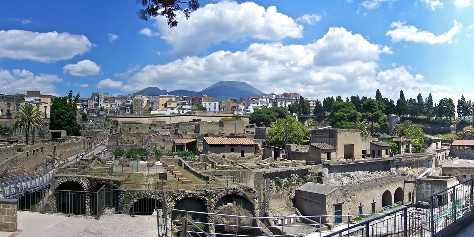 herculaneum chat sites Skip the line to the herculaneum archeological site, a unesco world heritage site and one of the world's most preserved ancient cities. herculaneum chat sites Skip the line to the herculaneum archeological site, a unesco world heritage site and one of the world's most preserved ancient cities.