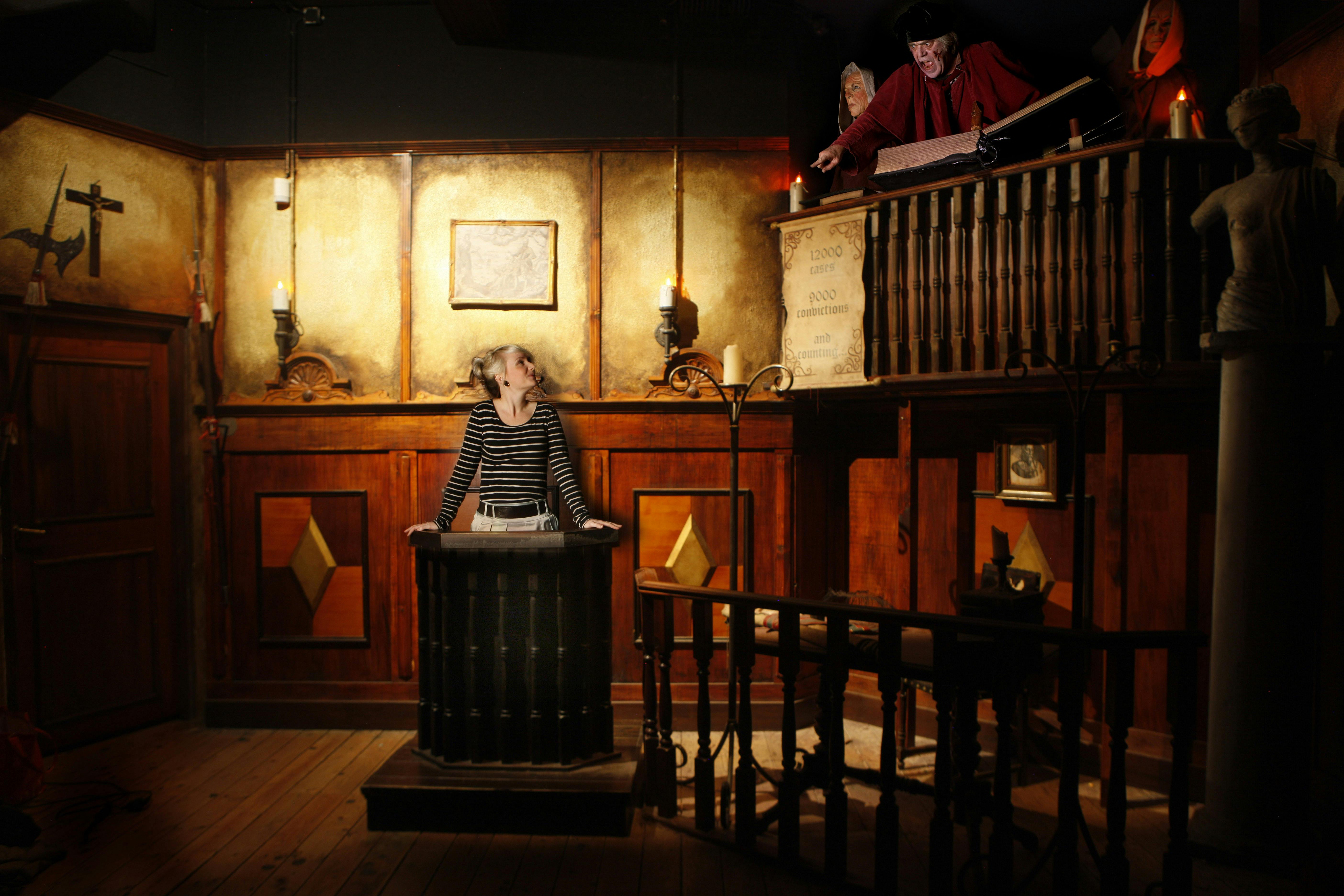 Amsterdam Dungeon, Madame Tussauds and canal cruise combination ticket-4