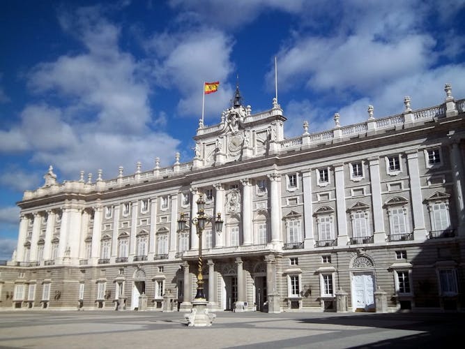 Royal Palace of Madrid skip-the-line early tickets and guided tour-3