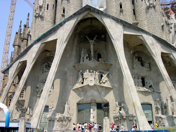 Sagrada Familia Barcelona Passion facade.jpeg