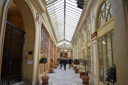 Private walking tour of covered passages-1